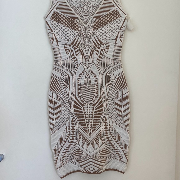 RVN Armor V-Neck Sheath Dress - Picture 6 of 13